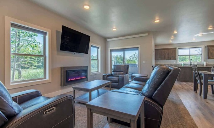 Victor Casa | Teton Valley Base | Hot Tub & Family Space