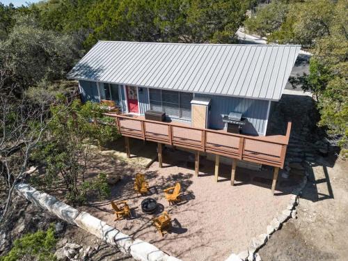 Canyon Lake Casa | Texas Charm Cottage - 1 Block from the Lake & Hill Country Views