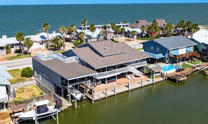 Key Allegro Casa | Texas Paradise! Enjoy sunrises, sunsets & waterfront views in one place.
