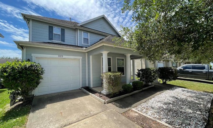 Humble Villa | TEXAS Sized! Humble Hideaway! Comfy home in Houston/IAH Airport/ Woodlands/Spring/Tomball
