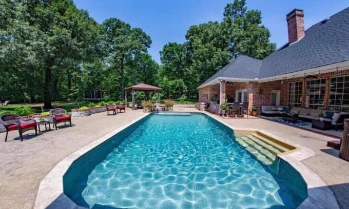 Brookston Casa | Texas Vacation Home with Infrared Sauna, Hot Tub, and more!