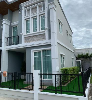 Dok Mai Apartamento | Thai Family Home