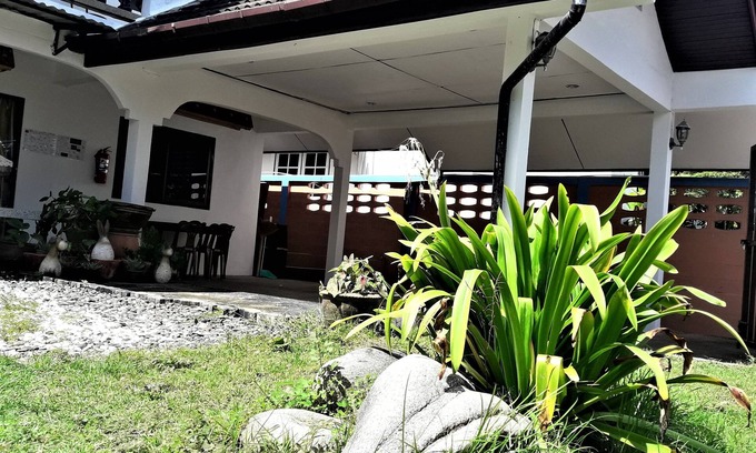 Nanai Road Villa | Villa tailandesa en el centro de la playa de Patong