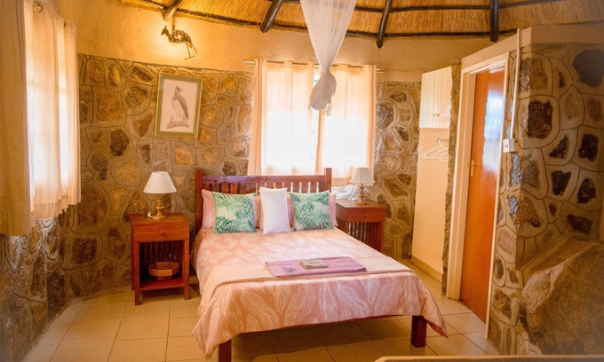 Matabeleland South Villa | Thakgalo Honeymoon Suite - 2211