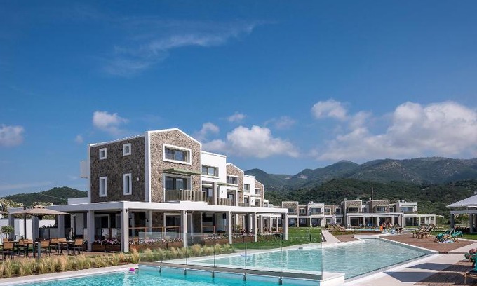 Acharavi Hotel | Thalassa Suites