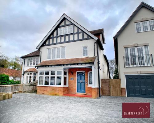 Thames Ditton Apartamento | Thames Ditton 4 Bedroom Detached House