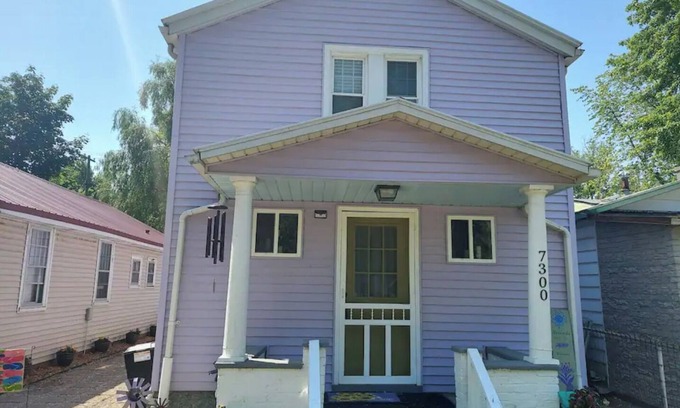 Lexington Casa | That ONE Purple House - Lake Access