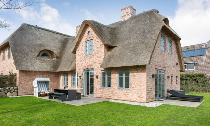 List Casa | Thatch. Stylish. Nordic.
