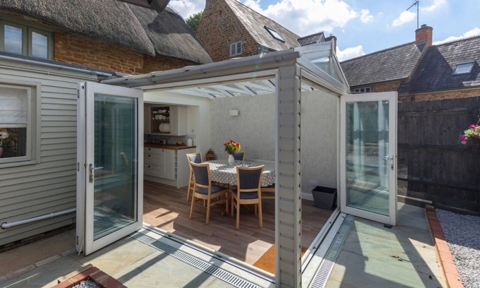 Bloxham Cabaña | Thatched Cottage in Bloxham Banbury