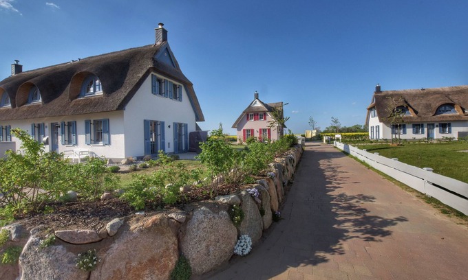 Zierow Casa | Cabaña con techo de paja en la bahía de Wismar