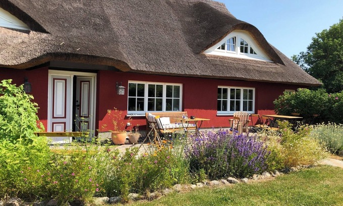 Altenkirchen Cabaña | Casa de campo con techo de paja Schwalbenhof Gudderitz