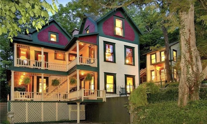 Eureka Springs Historic District Cama Y Desayuno | The 1883 Peabody House Bed & Breakfast
