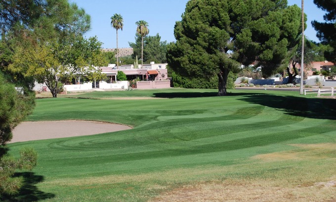 Country Club Estates Casa | The 18th Hole at Green Valley