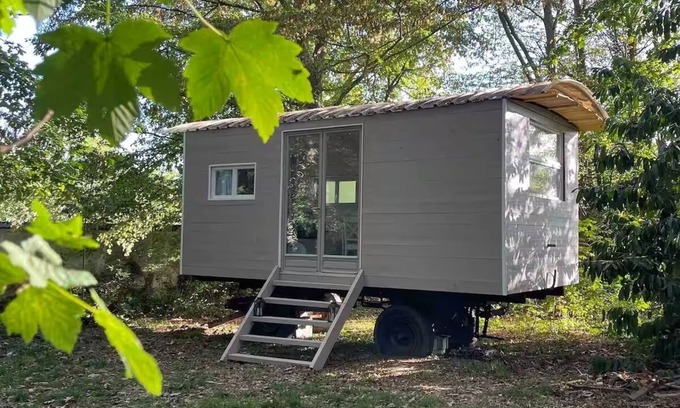 La Ferte-Gaucher Cabina | The 1900s manor house trailer
