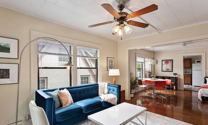 Fayetteville Apartamento | The 1925 - Downtown Fay - Walk Everywhere