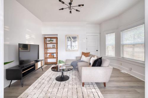 King Casa | The 2BR Soul Lounge - 91 WalkScore