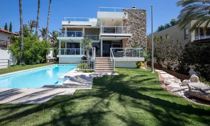 Herzliya Pituach Villa | ♦The Palm Villa♦