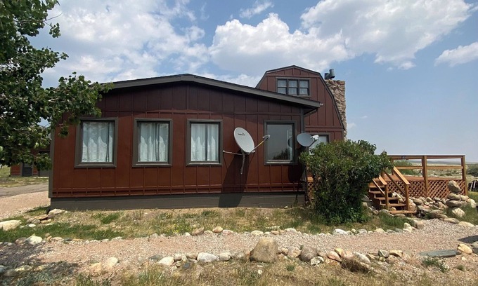 Centennial Casa | The 360 Charming 3-bedroom house with WiFi and AC in welcoming Centennial
