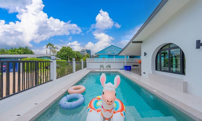 Na Kluea Villa | The 38 Pool Villas Pattaya