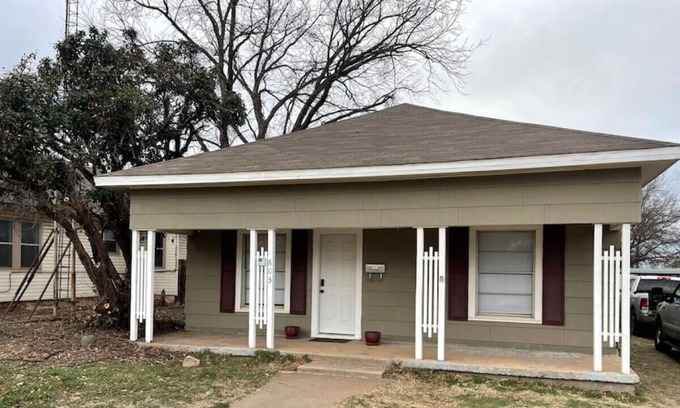 Burkburnett Casa | The 4th Street Tudor