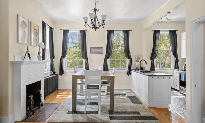 West End Casa | The 87th Townhome - Local Landmark
