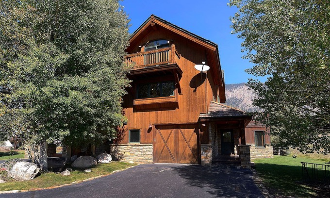 Crested Butte Casa | En el octavo Green del Club en Crested Butte! Mascota amigable.