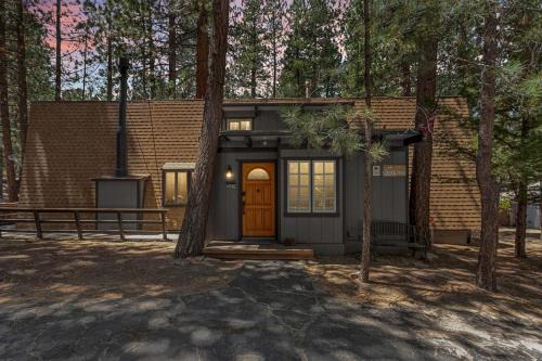 Summit Estates Casa | The 99 Pines Walk to Snow Summit Hot Tub