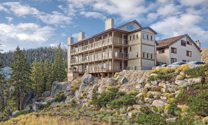 Tahoe Village Complejo | ¡La aventura comienza cerca de las orillas arenosas del lago!