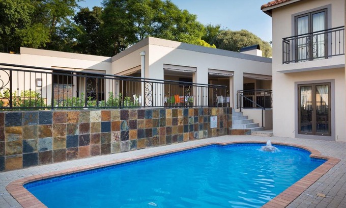 Garsfontein Casa | The African Penguin Guesthouse