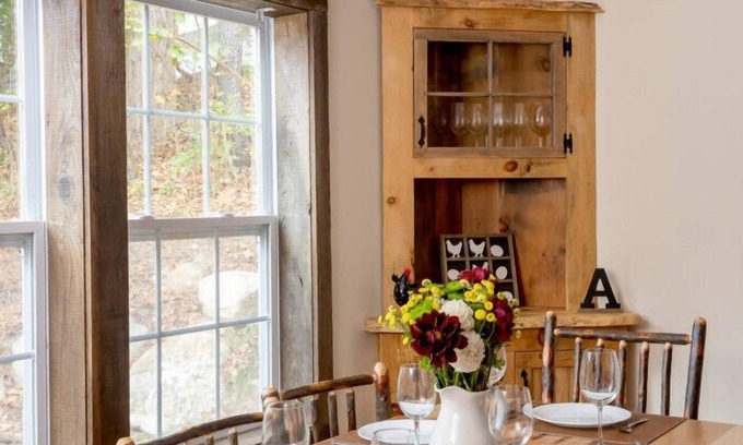 North Creek Casa | The Alexander Barn - Brand new!