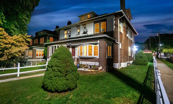 Allentown Casa | The Allentown Whitehouse