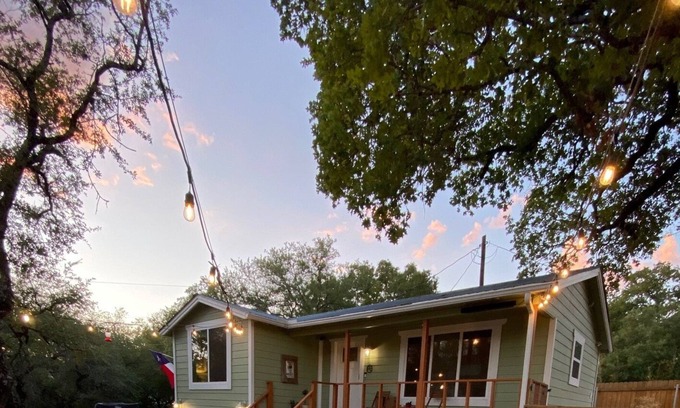 Lakeland Park Casa | The Aloha Cowboy - Private Home Near Lake Austin Spa