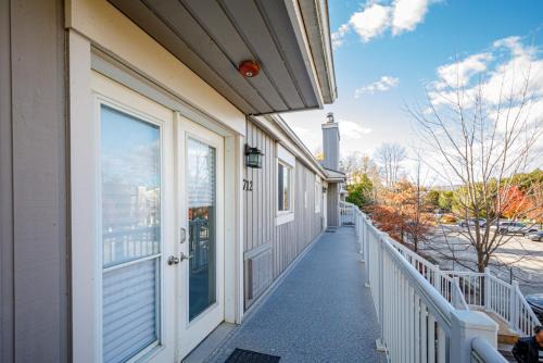 Collingwood Apartamento | The Alpine - Central Collingwood Condo