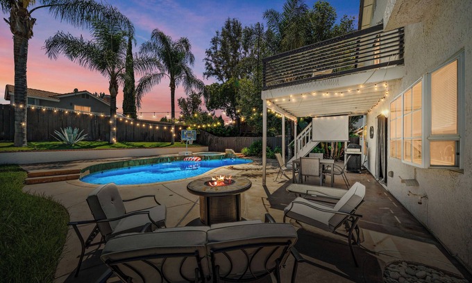 Valle Vista Casa | The Alto Azul, Spacious Pool, Jacuzzi, Pool View Deck, 4 Bedroom Home, Game Room