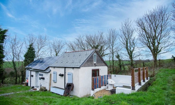 Castlemartin Cabaña | The Anchor Light - 1 Bed - Freshwest Beach Retreat
