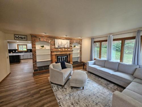 Sand Lake Casa | The Anchorage Abode