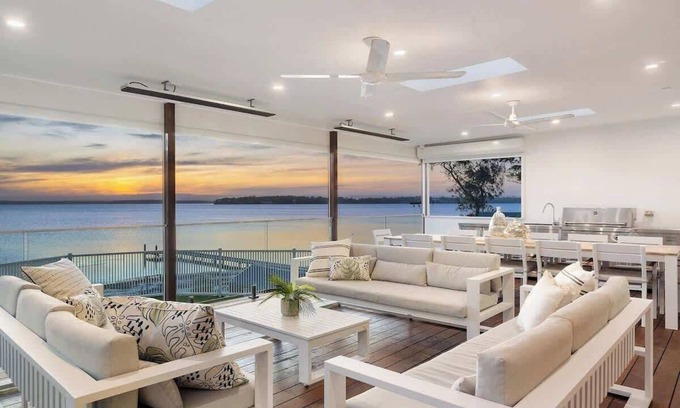 Wrights Beach Casa | 'The Anchorage' – Exclusive Beachfront Retreat