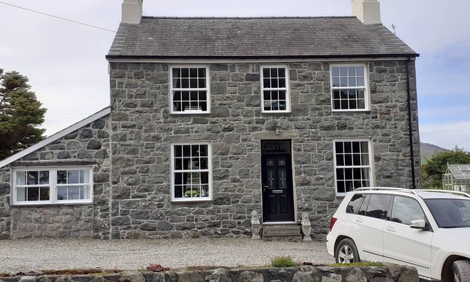 Caernarfon Apartamento | "The Annex" a secret escape on a historic site with stunning views.