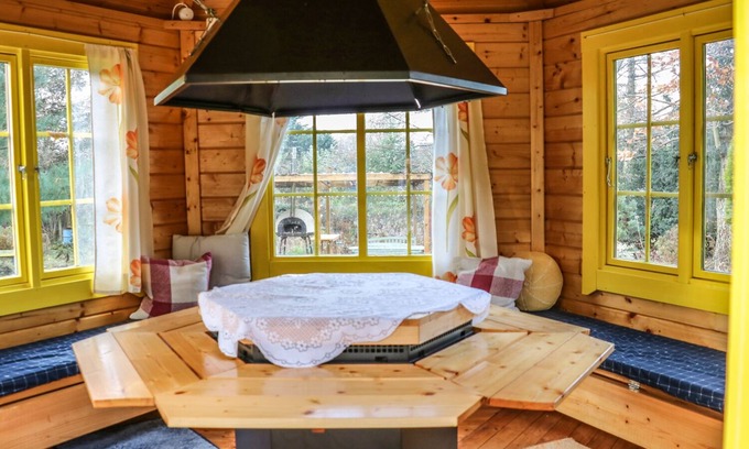 Poringland Cabaña | The Annex at 60 Rectory Lane