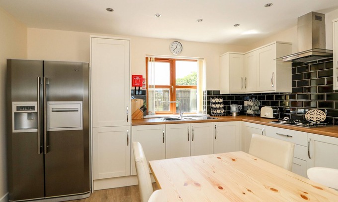 Maltby le Marsh Cabaña | THE ANNEX AT THE STABLES, with a garden in Maltby Le Marsh