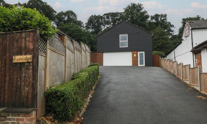 Blaisdon Cabaña | THE ANNEX, pet friendly, character holiday cottage in Huntley