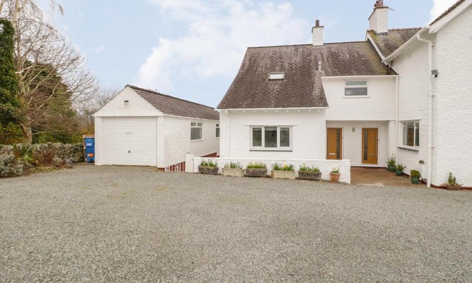Menai Bridge Casa | The Annexe