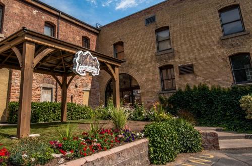 East Central Hotel | The Anniversary Inn - Fifth South