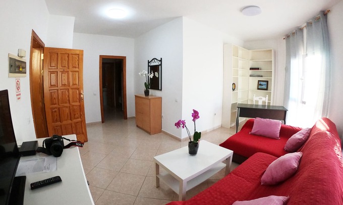 Gran Tarajal Apartamento | Apartamento vistas al mar, junto la playa, wifi gratis, TV SAT