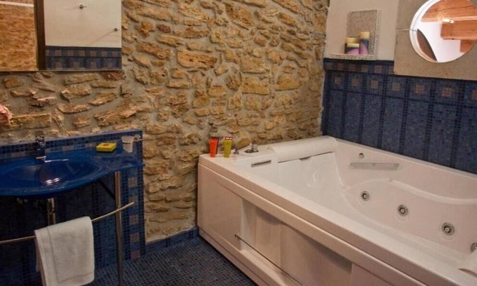 Partinico Apartamento | The apartments are joined by two elegant and romantic suites.