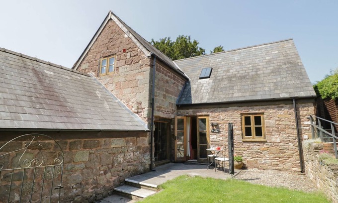 Whitchurch Cabaña | THE APPLE STORE, pet friendly in Whitchurch, Herefordshire