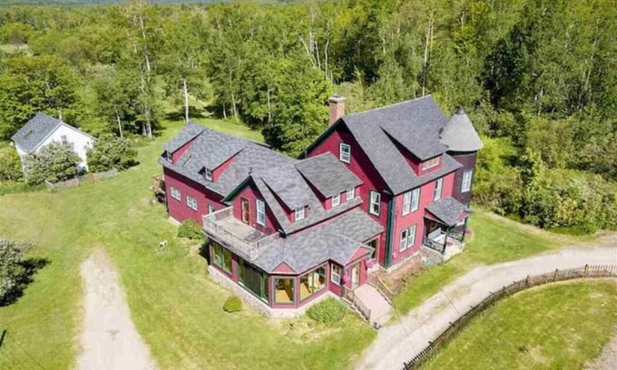 Jefferson Casa | ★ The Applebrook White Mountains Wedding Venue, Retreats, & Events ★
