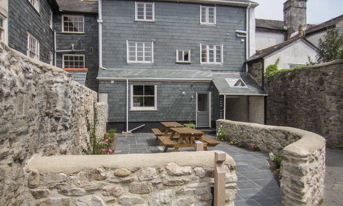 Ashburton Casa | The Armourers Forge, Ashburton