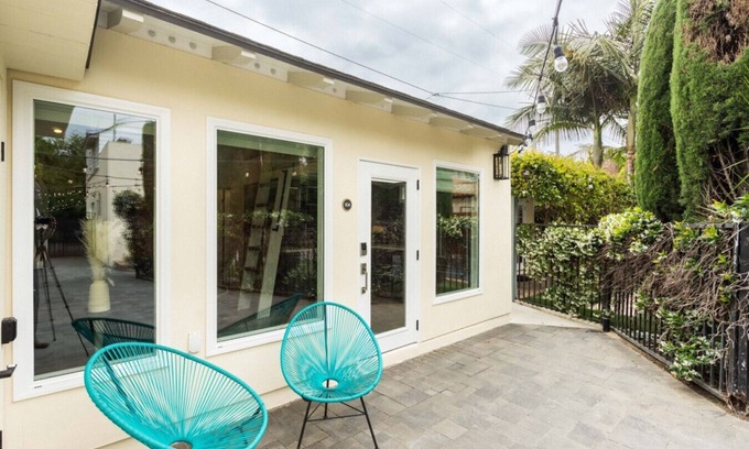 South Wrigley Casa | The Art Studio with pool & hot tub