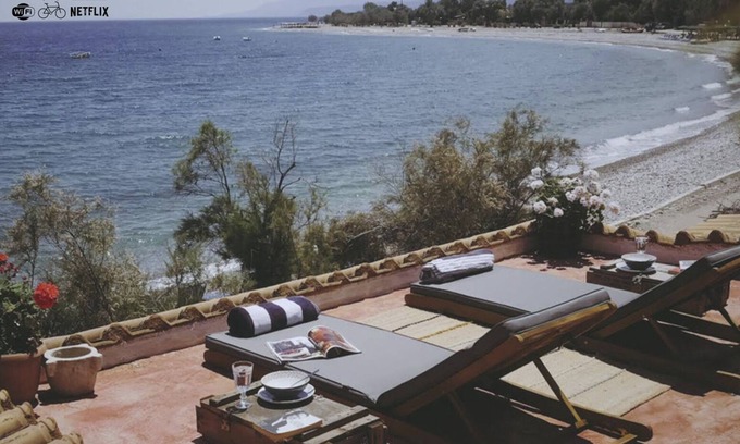 Aigialeia Cabaña | Hermoso estudio rústico frente al mar + en la azotea! 3 metros de la playa.